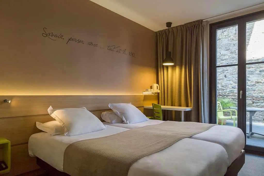 Ogboutique Hotel Du Chateau Dinan France