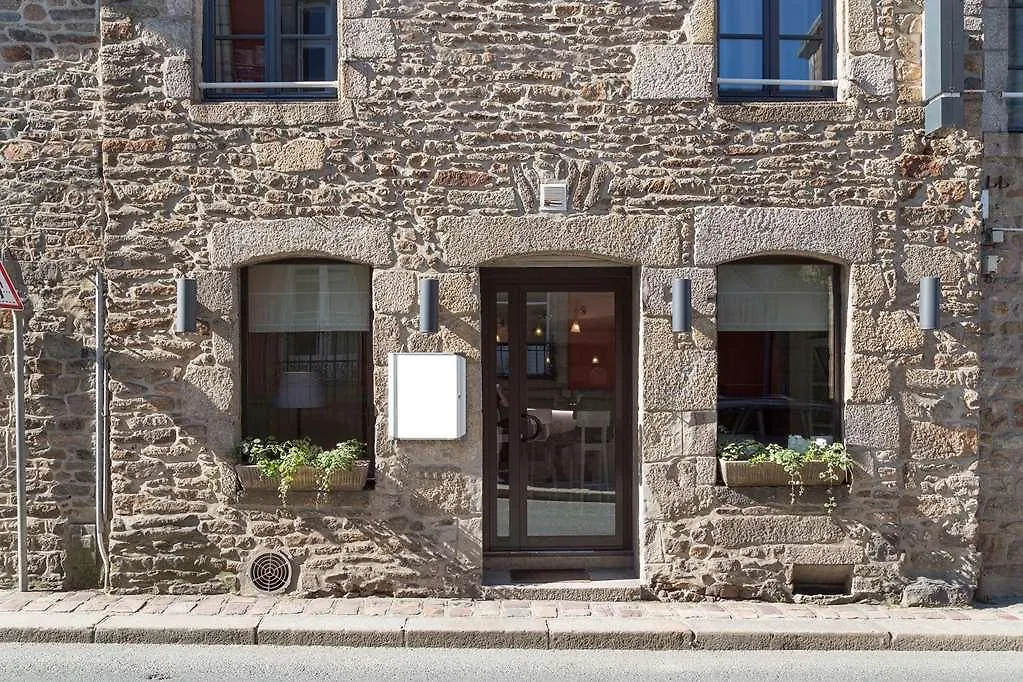 Ogboutique Hotel Du Chateau Dinan 0*,  France